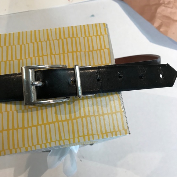 Anne Klein reversible black / brown leather belt, 32 - 36” - Picture 2 of 6